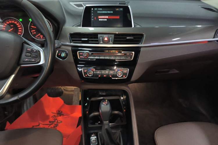 Used BMW X1 2018 xDrive20Li Luxury Edition Audio And AC Panel