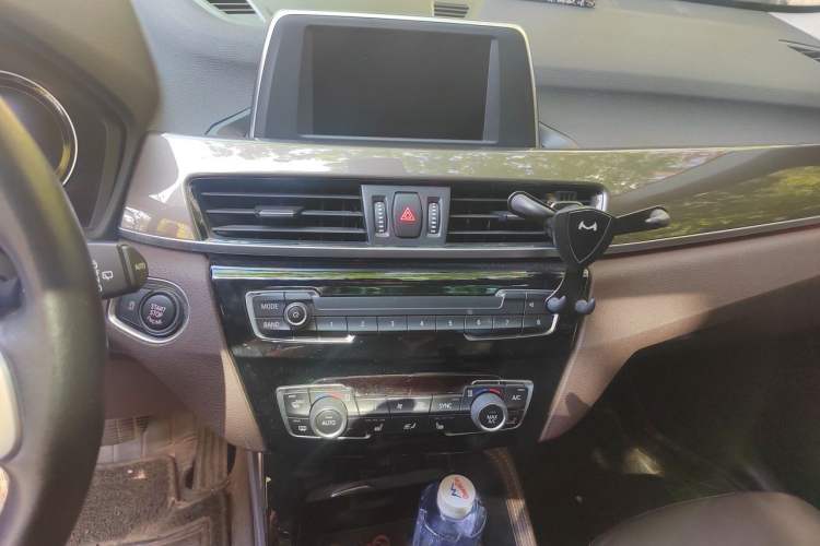 Used BMW X1 2018 sDrive18Li Luxury Model Audio And AC Panel