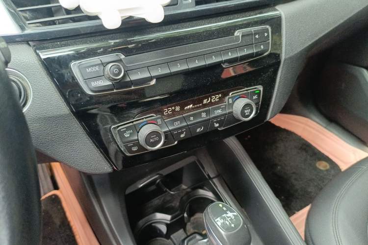 Used BMW X1 2018 sDrive20Li Leading Model Audio And AC Panel
