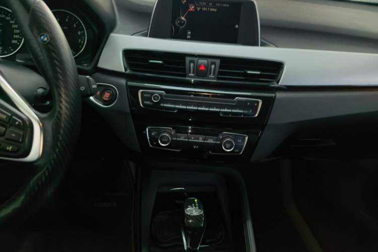 Used BMW X1 2018 sDrive20Li Leading Model Audio And AC Panel