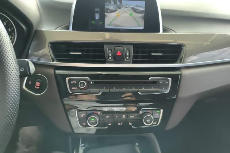 Used BMW X1 2018 xDrive20Li Luxury Edition Audio And AC Panel