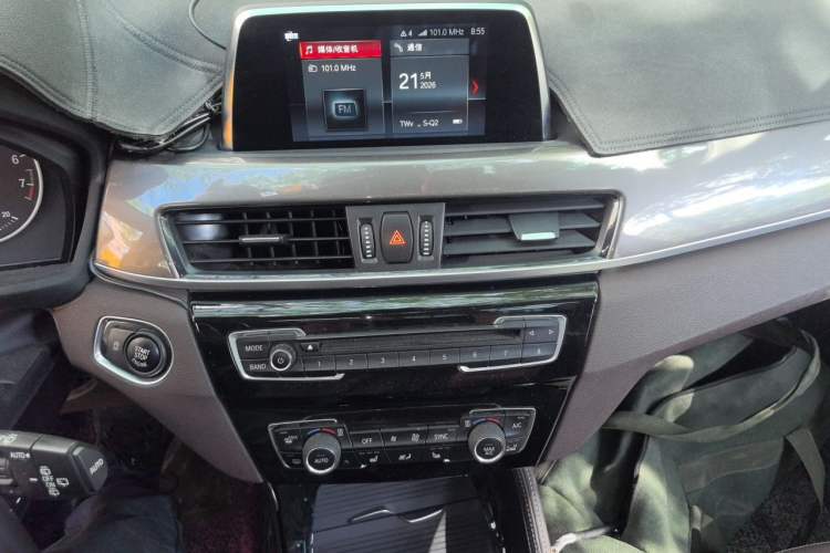 Used BMW X1 2018 xDrive20Li Luxury Edition Audio And AC Panel