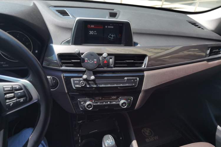 Used BMW X1 2018 sDrive18Li Luxury Model Audio And AC Panel