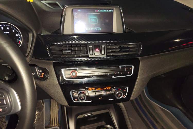 Used BMW X1 2018 sDrive18Li Fashion Model Audio And AC Panel
