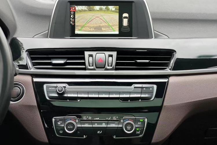 Used BMW X1 2018 sDrive18Li Luxury Model Audio And AC Panel