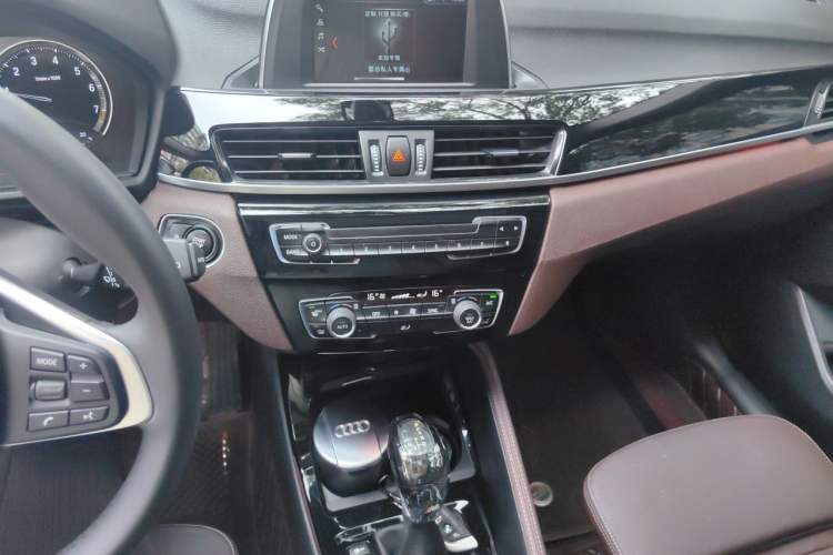 Used BMW X1 2018 sDrive18Li Luxury Model Audio And AC Panel