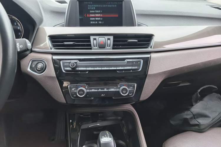 Used BMW X1 2018 sDrive18Li Luxury Model Audio And AC Panel
