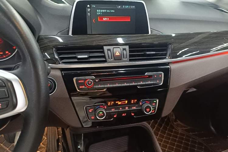 Used BMW X1 2018 xDrive20Li Luxury Edition Audio And AC Panel