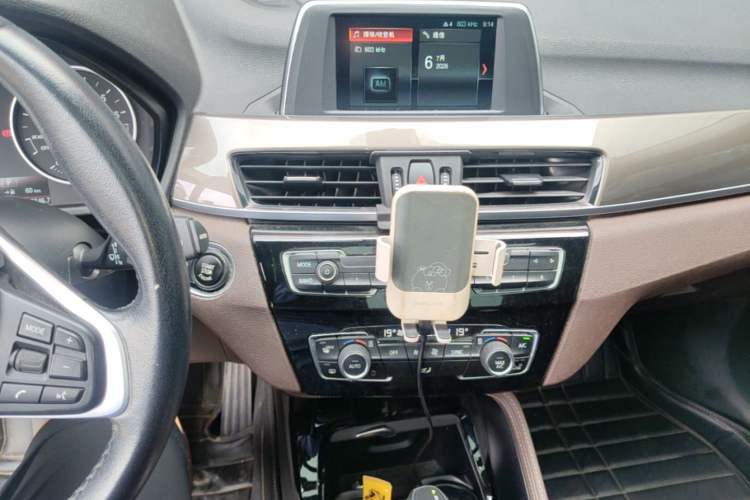 Used BMW X1 2018 sDrive18Li Luxury Model Audio And AC Panel
