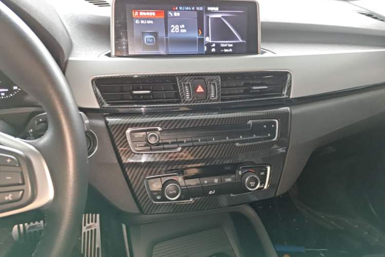 Used BMW X1 2018 sDrive20Li Leading Model Audio And AC Panel