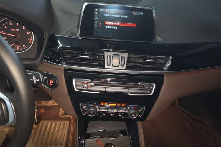 Used BMW X1 2018 xDrive20Li Luxury Edition Audio And AC Panel