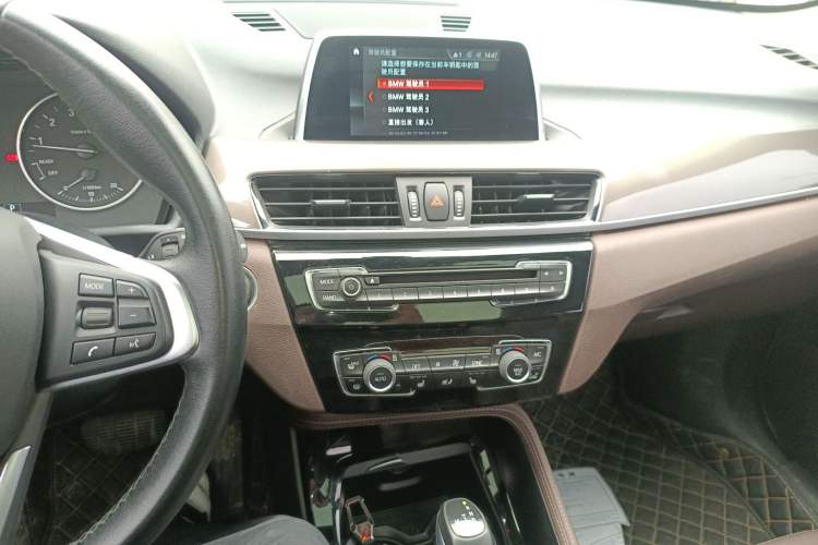 Used BMW X1 2018 xDrive20Li Luxury Edition Audio And AC Panel