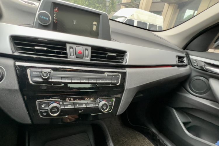 Used BMW X1 2018 sDrive20Li Leading Model Audio And AC Panel