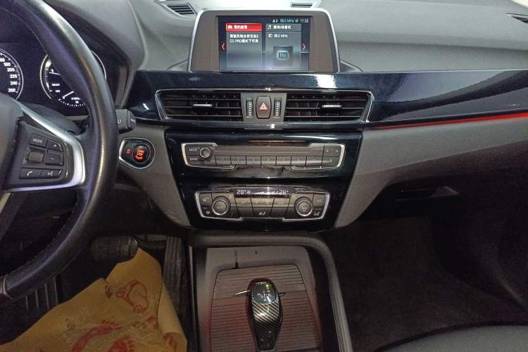 Used BMW X1 2018 sDrive20Li Leading Model Audio And AC Panel