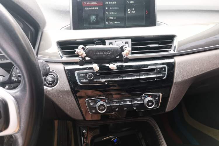 Used BMW X1 2018 xDrive20Li Luxury Model Audio And AC Panel