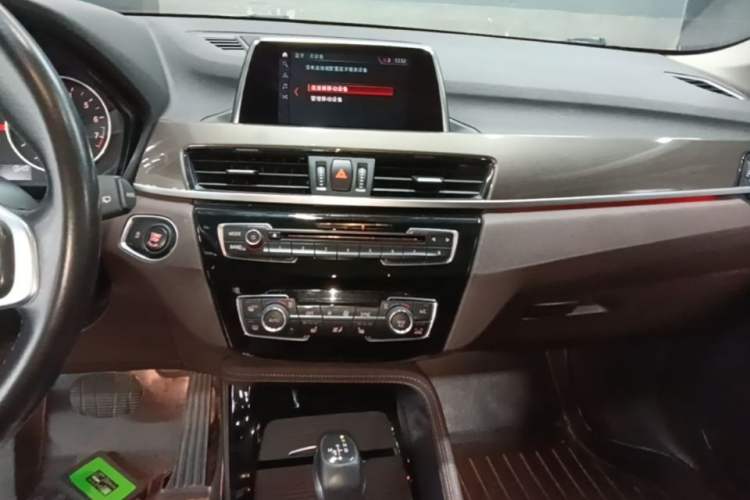 Used BMW X1 2018 xDrive20Li Luxury Edition Audio And AC Panel