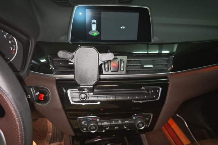 Used BMW X1 2018 xDrive20Li Luxury Edition Audio And AC Panel