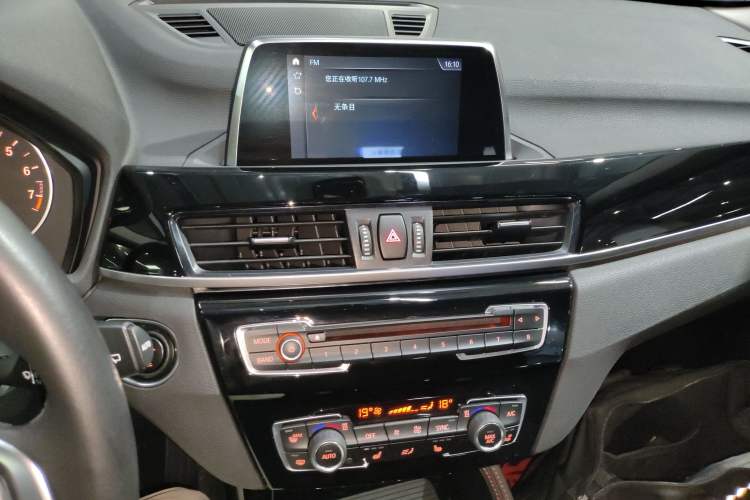 Used BMW X1 2018 xDrive20Li Luxury Edition Audio And AC Panel