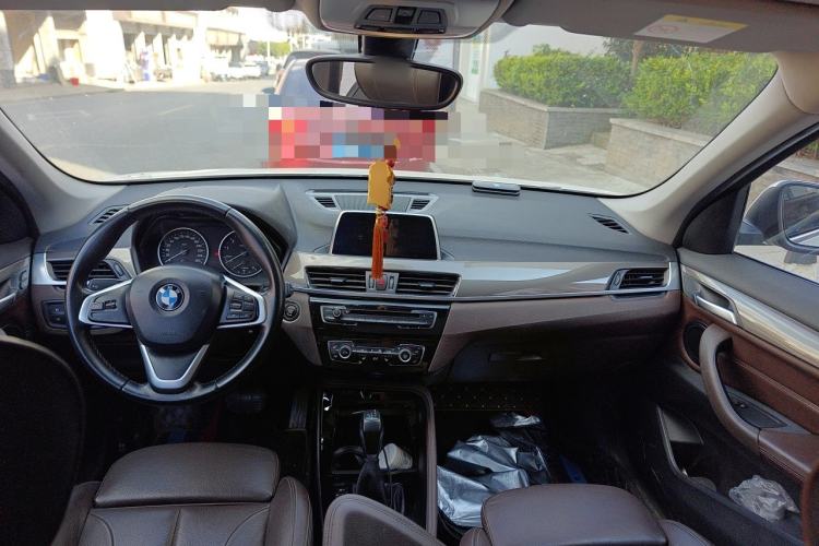 Used BMW X1 2018 xDrive20Li Luxury Edition Center Console