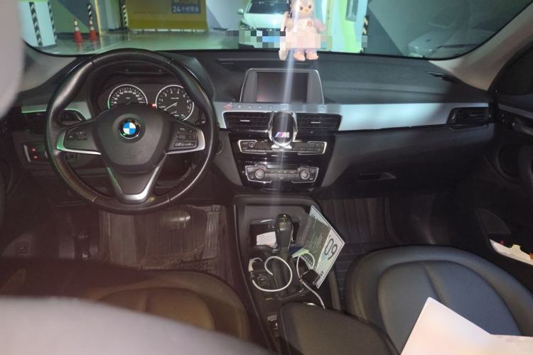 Used BMW X1 2018 sDrive20Li Leading Model Center Console