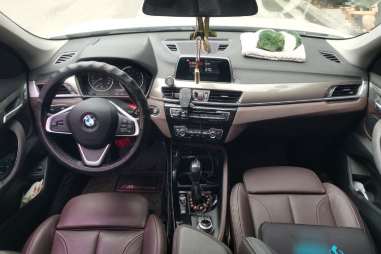 Used BMW X1 2018 xDrive20Li Luxury Edition Center Console