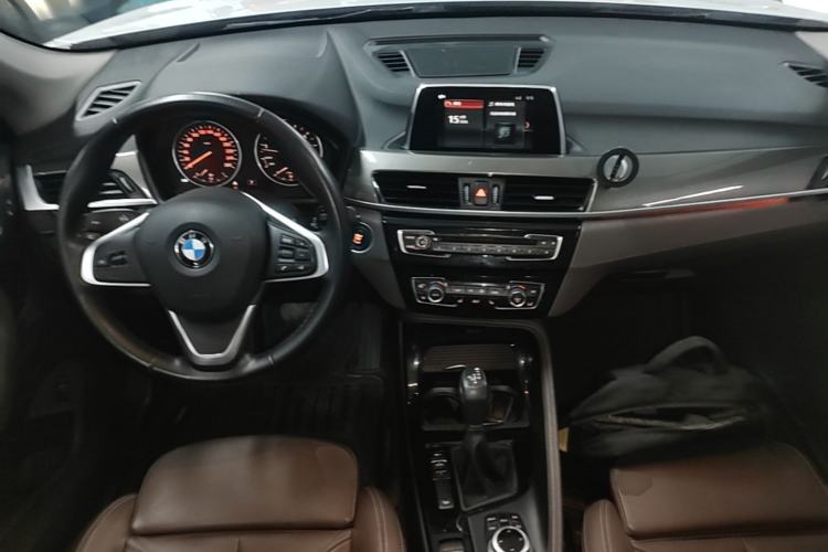 Used BMW X1 2018 xDrive20Li Luxury Edition Center Console