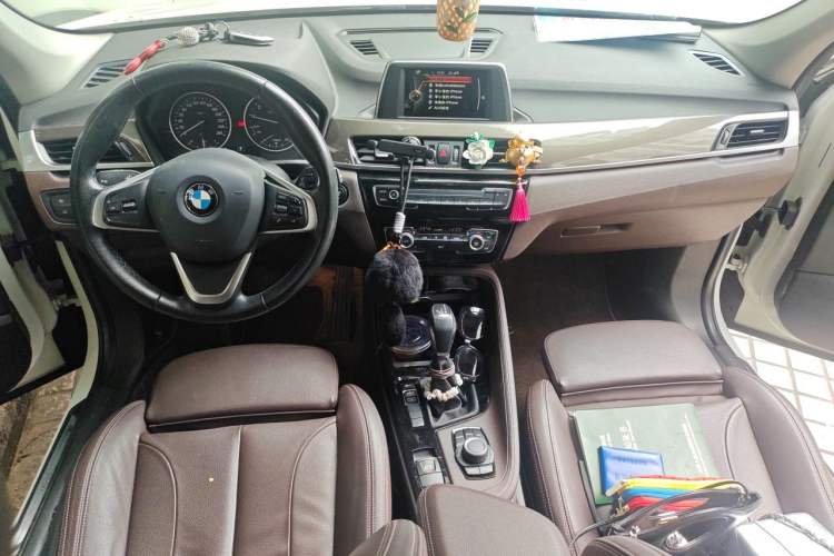 Used BMW X1 2018 sDrive18Li Luxury Model Center Console