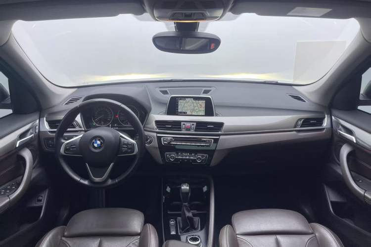 Used BMW X1 2018 xDrive20Li Luxury Edition Center Console