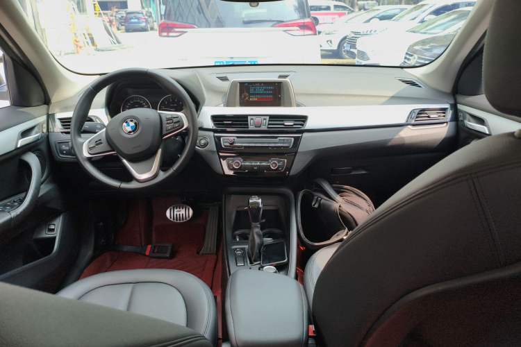 Used BMW X1 2018 sDrive20Li Leading Model Center Console
