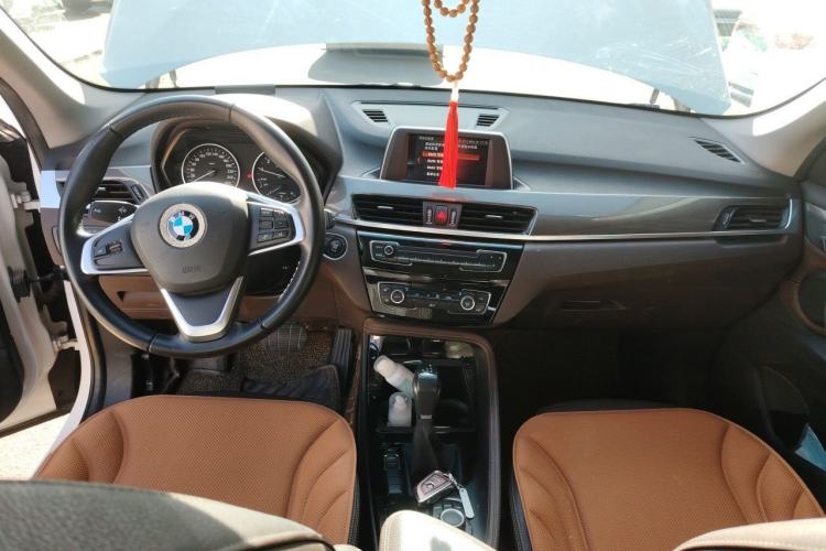 Used BMW X1 2018 xDrive20Li Luxury Edition Center Console