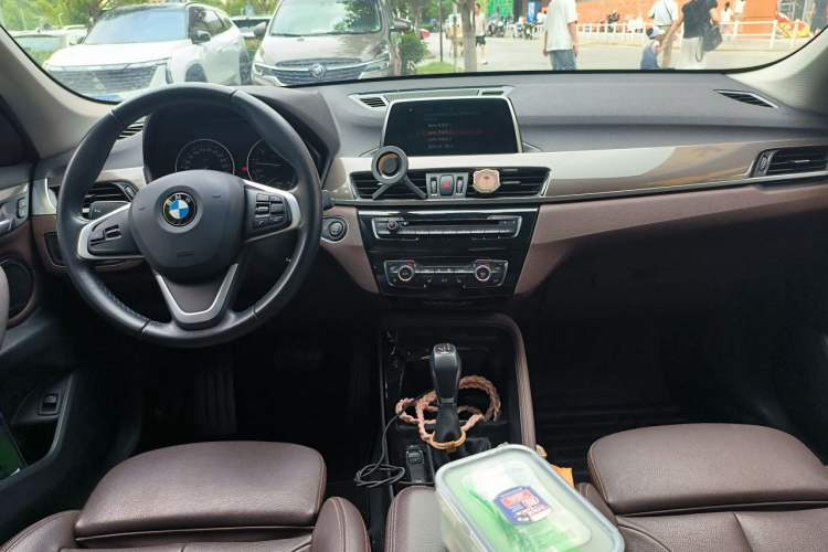 Used BMW X1 2018 xDrive20Li Luxury Edition Center Console
