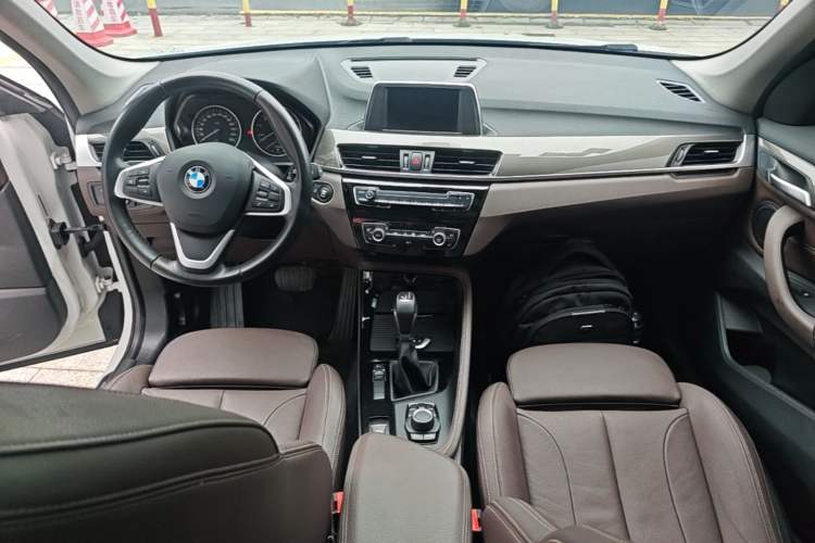 Used BMW X1 2018 sDrive18Li Luxury Model Center Console