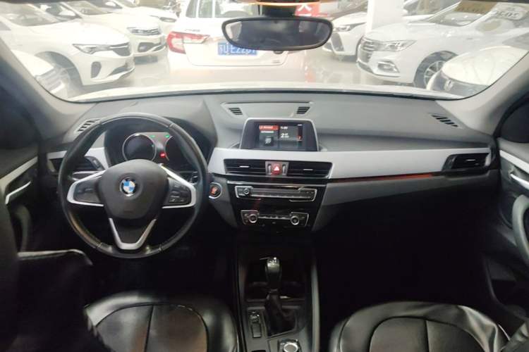 Used BMW X1 2018 sDrive20Li Leading Model Center Console
