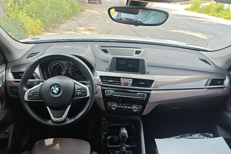 Used BMW X1 2018 sDrive18Li Luxury Model Center Console