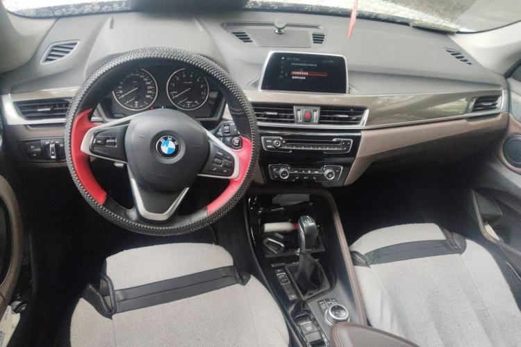 Used BMW X1 2018 xDrive20Li Luxury Edition Center Console