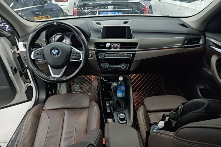 Used BMW X1 2018 sDrive18Li Luxury Model Center Console