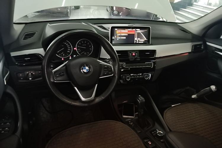 Used BMW X1 2018 sDrive20Li Leading Model Center Console