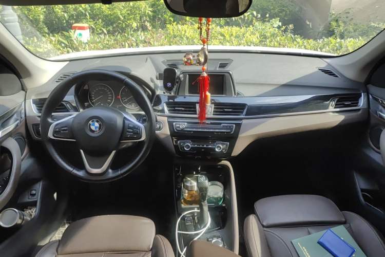 Used BMW X1 2018 sDrive18Li Luxury Model Center Console