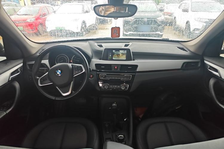 Used BMW X1 2018 sDrive20Li Leading Model Center Console