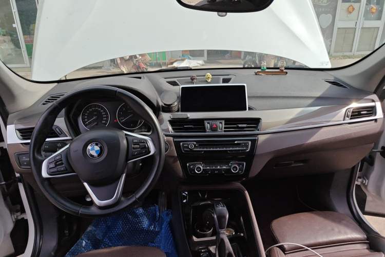 Used BMW X1 2018 xDrive20Li Luxury Model Center Console