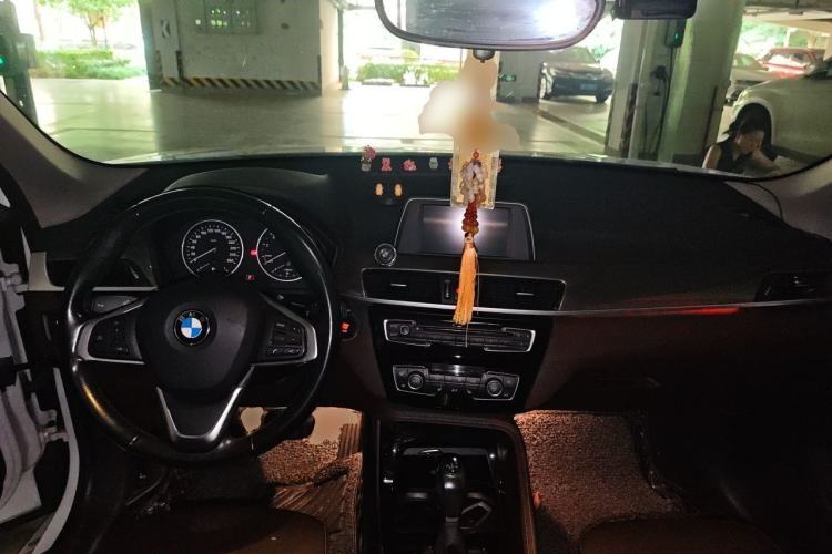 Used BMW X1 2018 xDrive20Li Luxury Edition Center Console