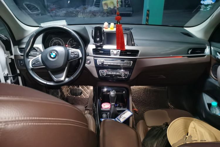 Used BMW X1 2018 sDrive18Li Luxury Model Center Console