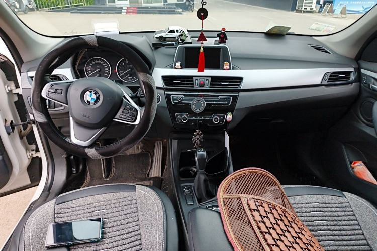 Used BMW X1 2018 sDrive20Li Leading Model Center Console