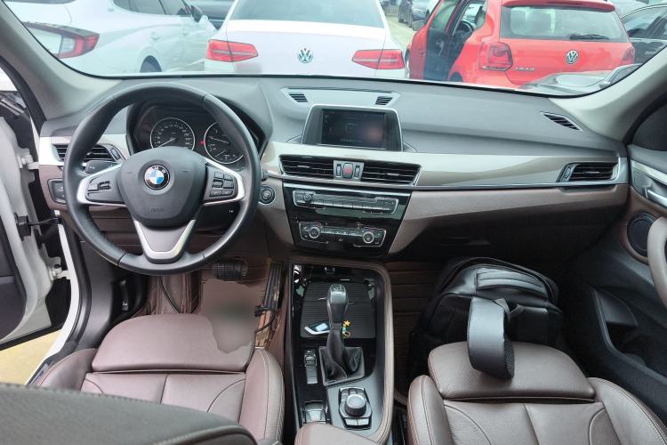 Used BMW X1 2018 sDrive18Li Luxury Model Center Console