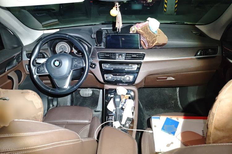 Used BMW X1 2018 xDrive20Li Luxury Model Center Console