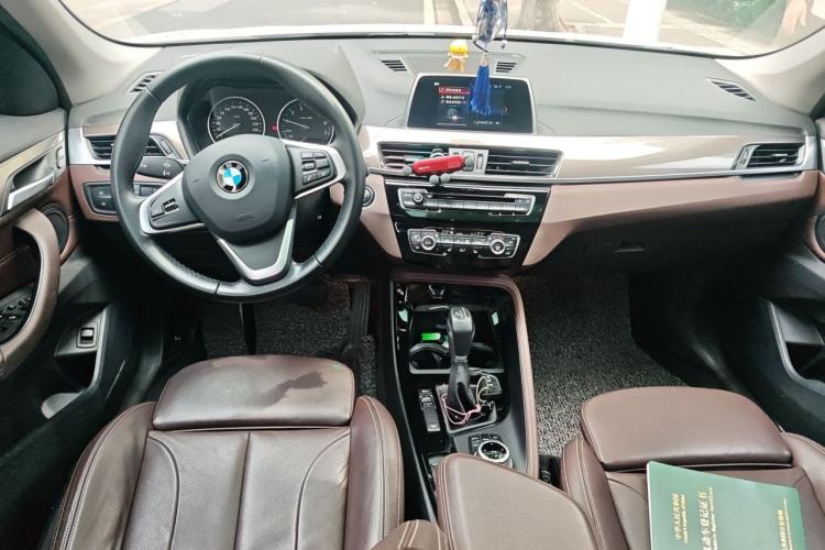 Used BMW X1 2018 xDrive20Li Luxury Edition Center Console