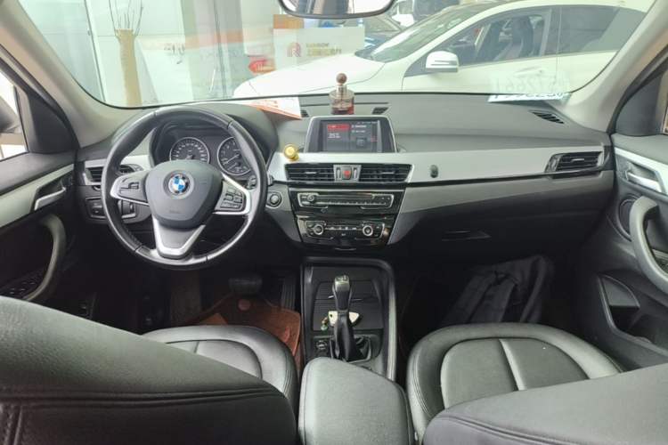 Used BMW X1 2018 sDrive20Li Leading Model Center Console