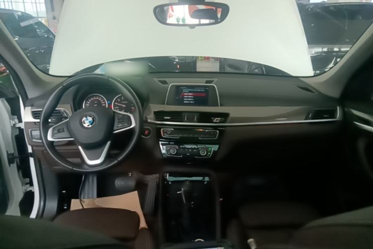 Used BMW X1 2018 sDrive18Li Luxury Model Center Console