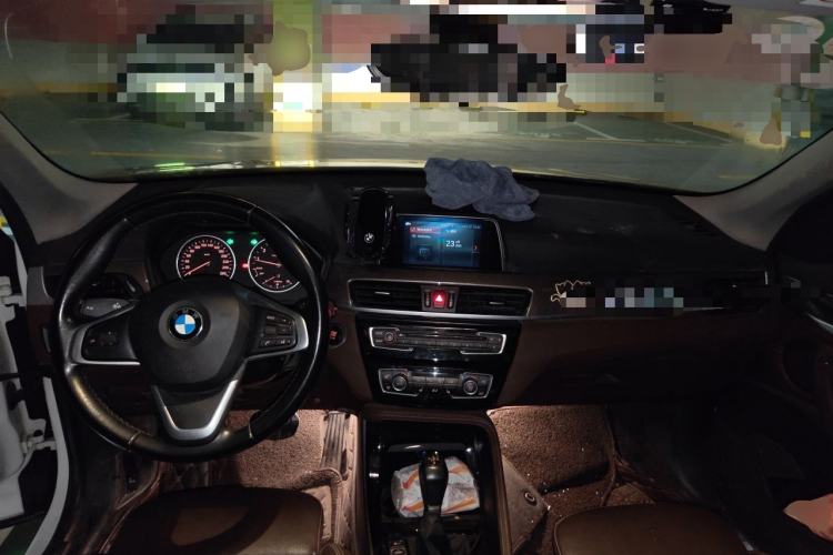Used BMW X1 2018 xDrive20Li Luxury Edition Center Console