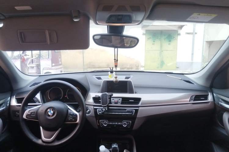 Used BMW X1 2018 sDrive18Li Luxury Model Center Console